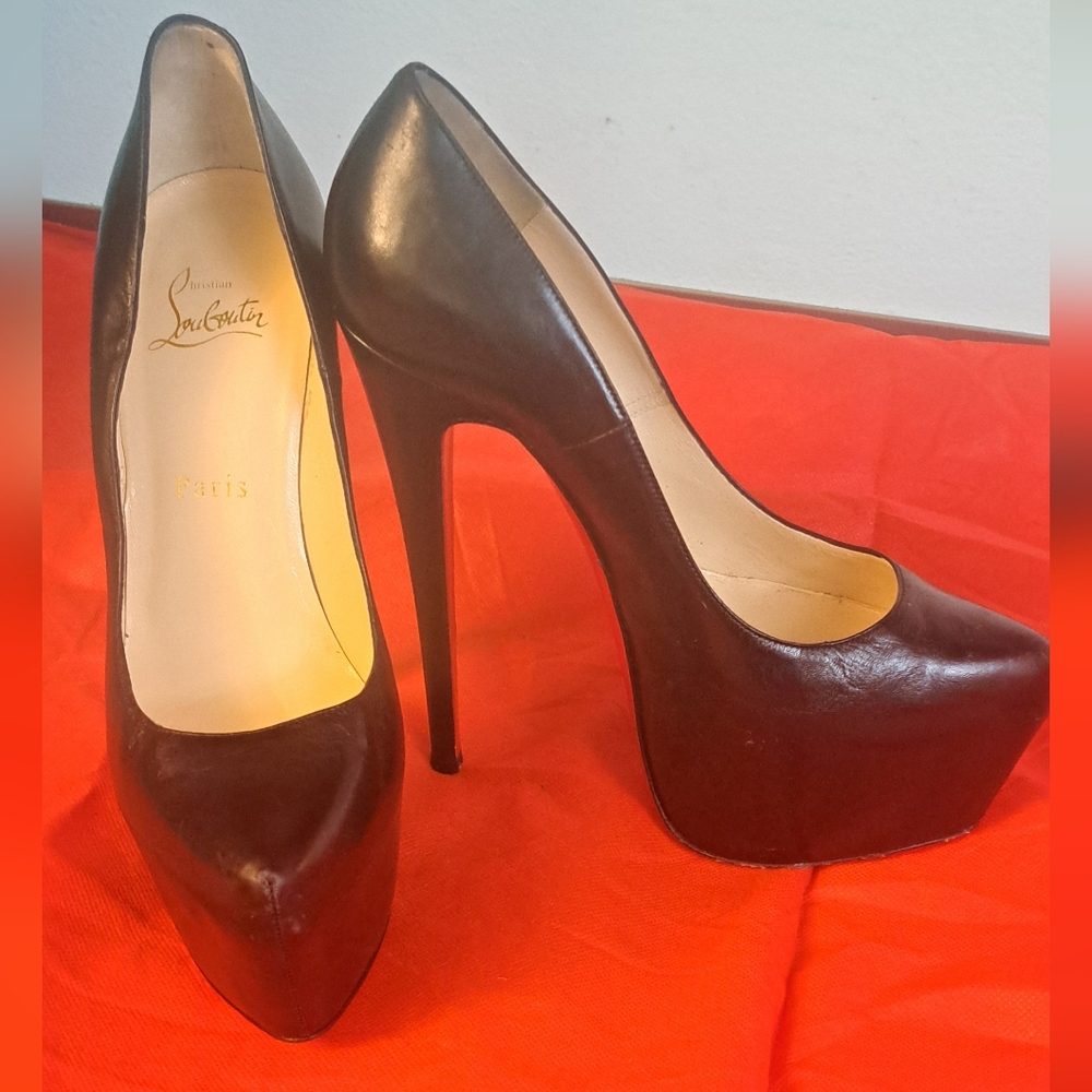 Christian Louboutin heels Size 38 1/2